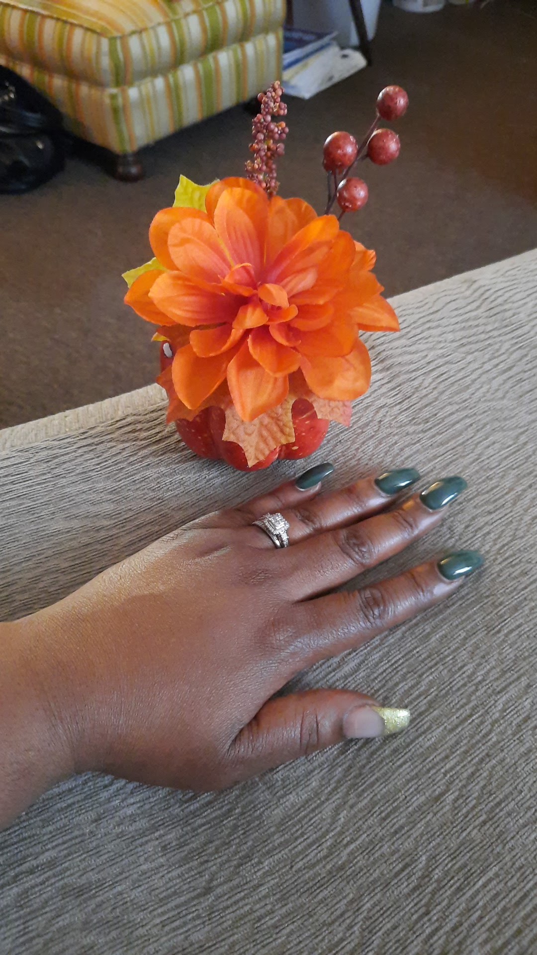 Nails By Linda logo